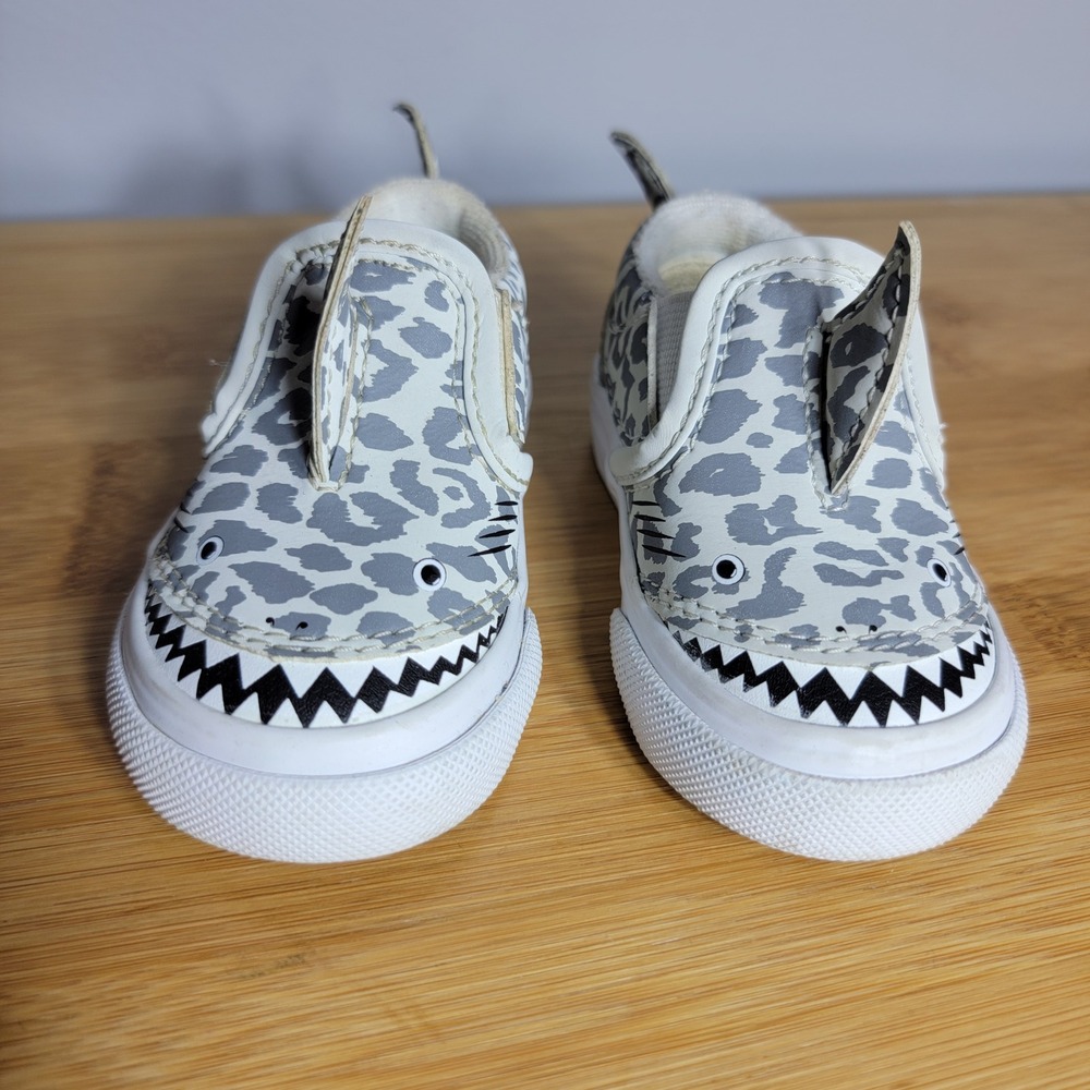 Vans Toddler 3.0 Slip-On V Shark Gray Leopard Print Sneakers 3D Fins 721356 - Picture 2 of 8